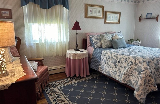 Furnished & Flexible – Perfect for Longer Stays in Dartmouth, MA!