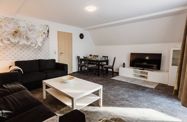 FW 1 mit 2 Schlafzimmern & Balkon - REBENTISCH - Hotel * FERIENWOHNUNGEN *