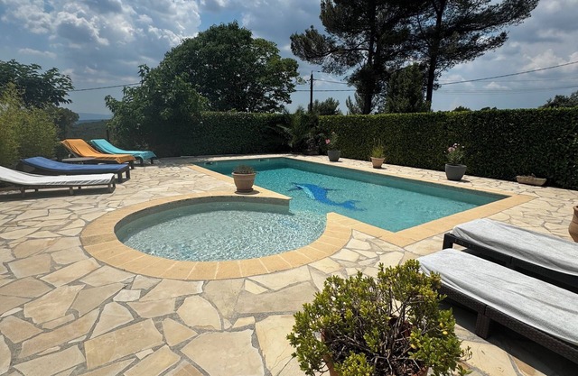 Ferienhaus im Erdgeschoss der Villa mit privatem Pool