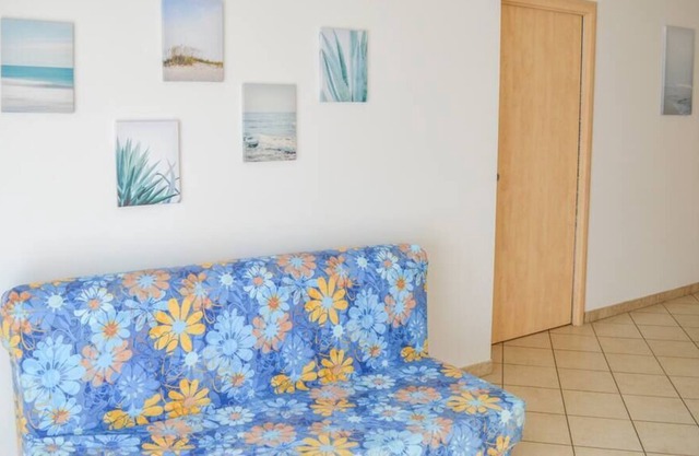 G.Bay D28 - Second floor apartment with balcony overlooking the pool