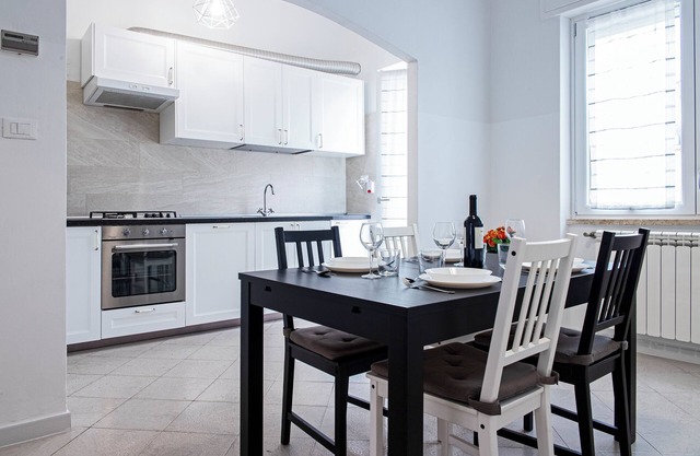 Gabbiano Bianco cozy cottage in Viareggio WiFi, air condit., families and crew