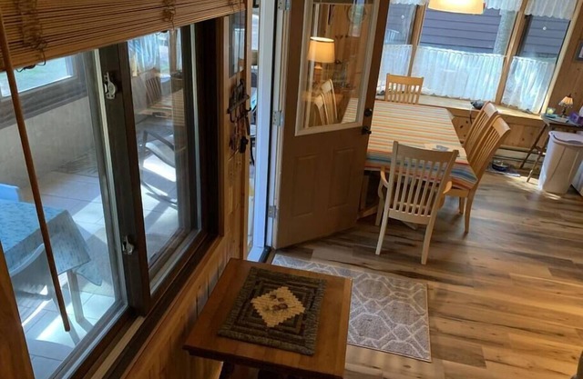 Gabe's Lost Lake Resort-Cedar Unit #20