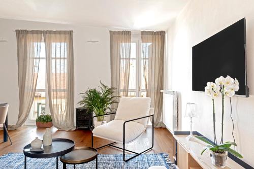 Gabrielles Roof New Modern Apartment
