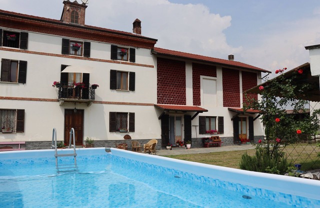 Gabry Guest House a Hold House in the hills with pool & WiFi, AC