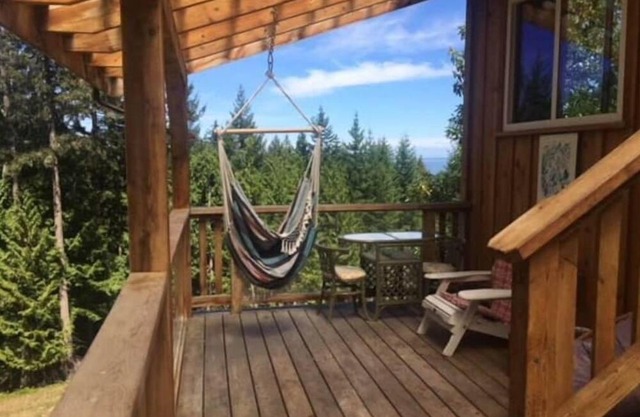 Galiano Cabin Hideaway