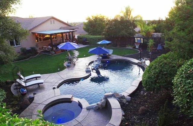 Fabulous Grand Home Pool ~ Whirlpool Zentral begehbar