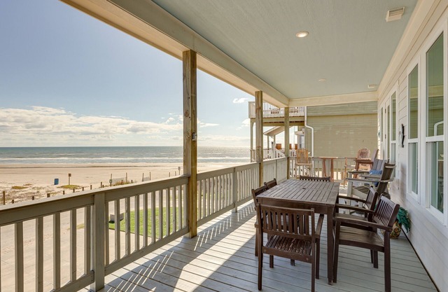 Galveston Home w/ Outdoor Shower: Steps to Beach!