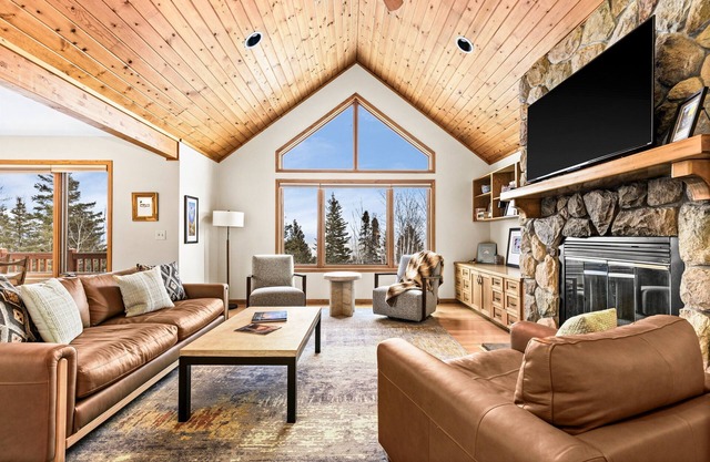 New Listing! Perfect Location Game Garage Views