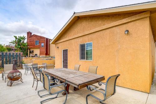 Game Room and Fire Pit Quiet Family Home in Bonita