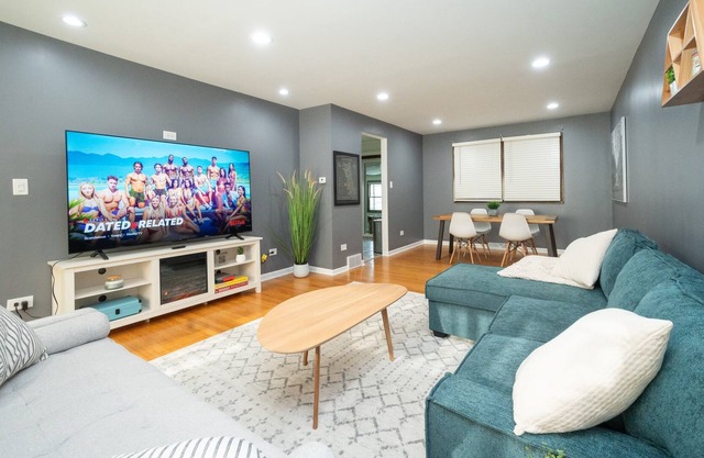 Game Room, Basketball Court, Fire Pit and more!