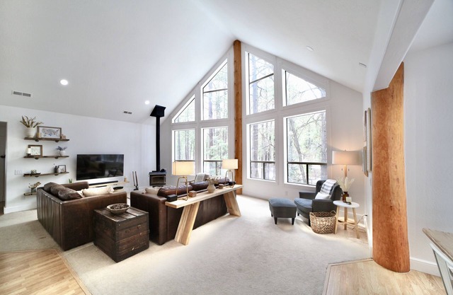 Game Room, Fire Pit, Family & Pet Friendly