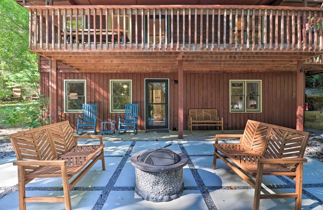 Game Room + Fire Pit: Weaverville Family Home!