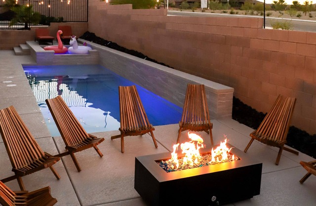 Game Room Heated Pool & Spa Fire Pit Putting Green Outdoor TV