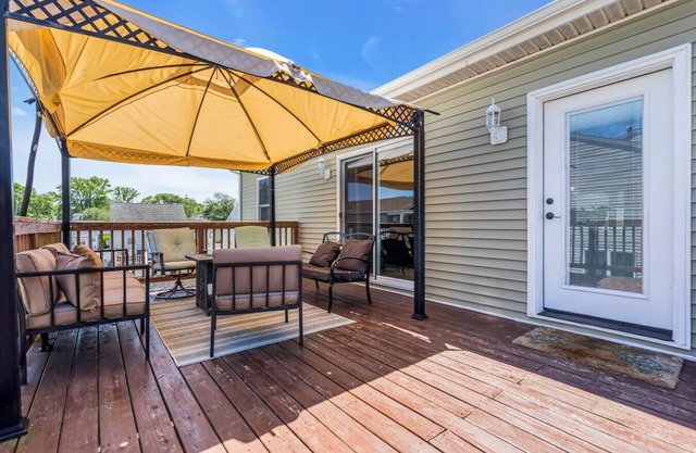 Game Room, Kayaks, Steps to the Ocean!