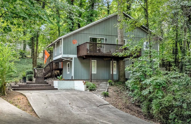 Gameday Getaway! - Less than 2 miles from Death Valley!