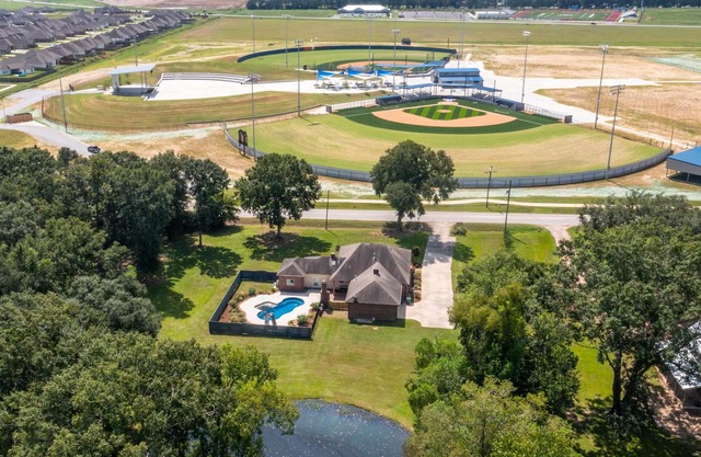 Gameday Getaway Pool Pond King Bed Sports Complex