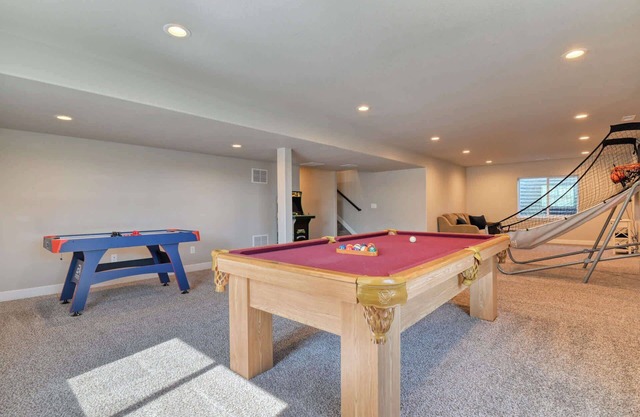 GameRoom/PoolTable/AirHockey/NearAirport/NearBase/3CarGarage