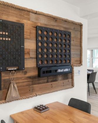 GameWall! Built in Bunks! Pet&Kid Friendly! Just Steps to the Sand!
