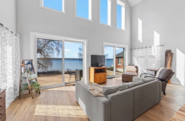 Gananoque Getaway: Discover The 1000 Islands from Your Riverfront Retreat