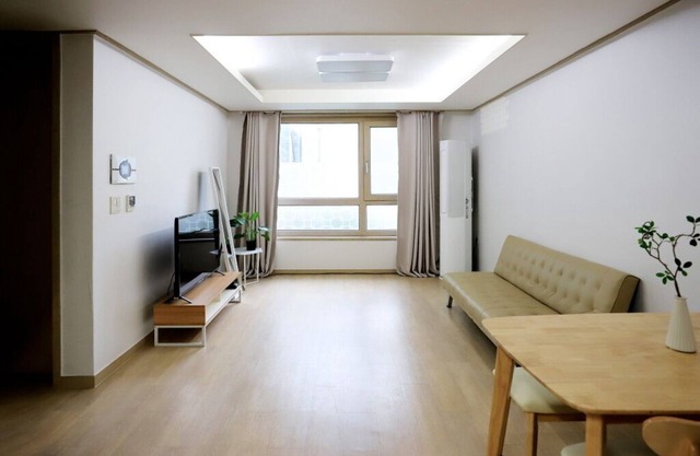 [Gangnam bright APT 2Bdr 1Bath STN 5min