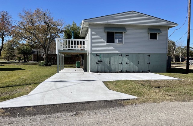 Garage Apartment, Bayview