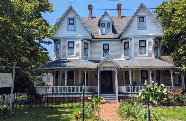 Garden and Sea Inn