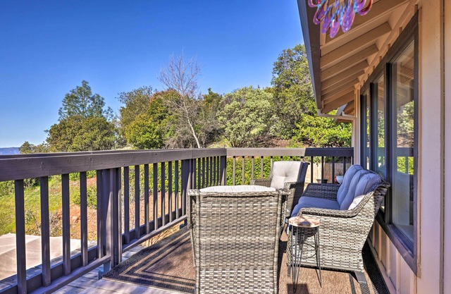 Garden, Balcony & Scenic View: Sonora Hideaway!