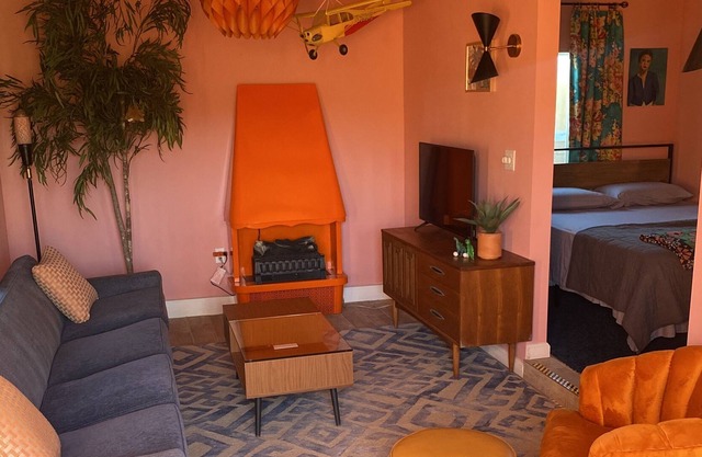 Garden bungalow