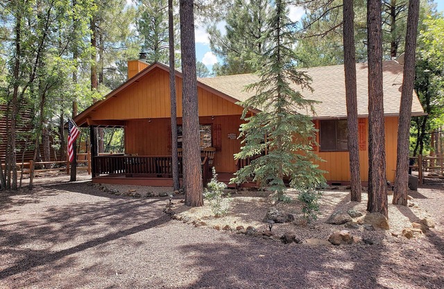 GARDEN CABIN W/ FENCED YARD, With A/C