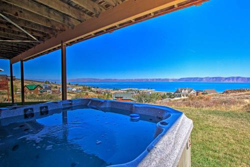 Garden City Lake House Hot Tub and Views!