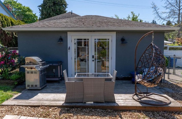 Garden Cottage and Bunkie at Horner Park