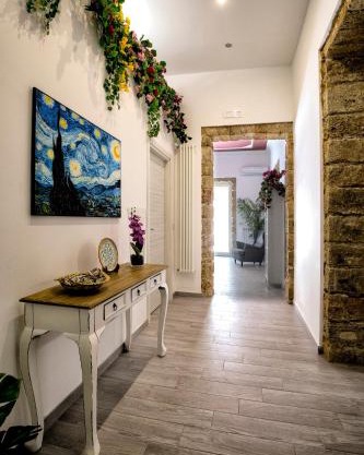 GARDEN HOUSE: APARTMENTS AND ROOMS FOR HOLIDAYS
