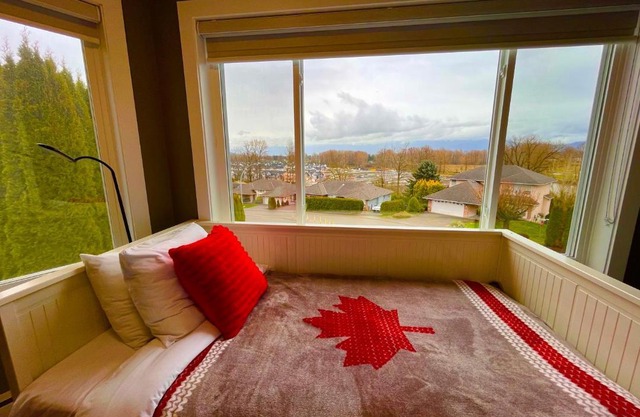Garden House Near Heritage Park, Coliseum , HWY 1, Fishing, Cultus Lake