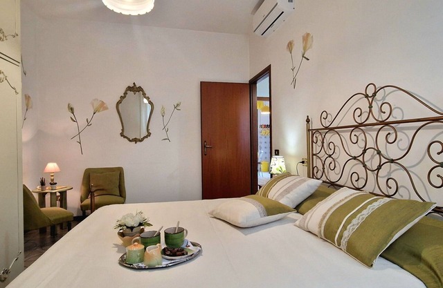 Ferienhaus in Torre Del Lago Puccini mit 4 Schlafzimmern 8 Schlafplätzen