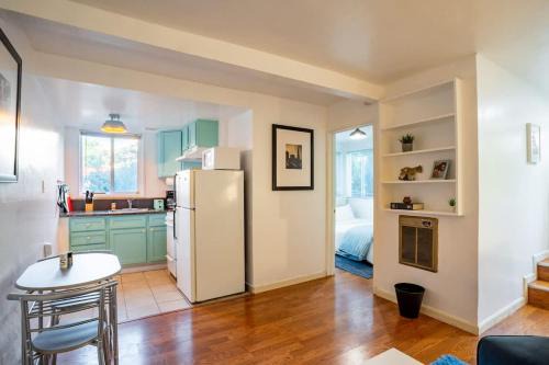 Garden Oasis Cozy Home Near Bart Shop with Parking
