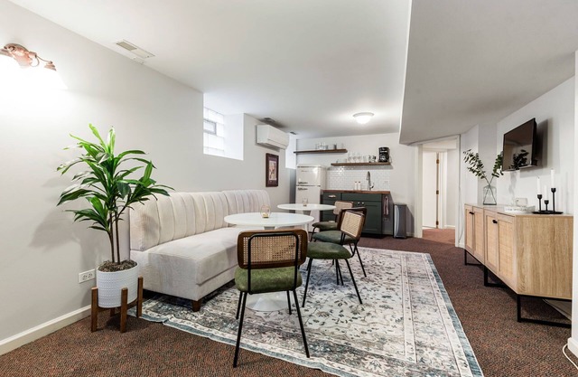 Garden Retreat: NU/Central St