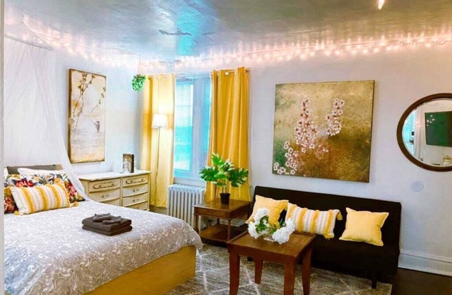 Garden style studio @ Forest Park & City!