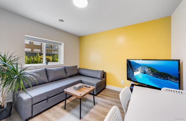 Garden Suite 2-Bed 1-Bath can be Interconnected with additional Suite