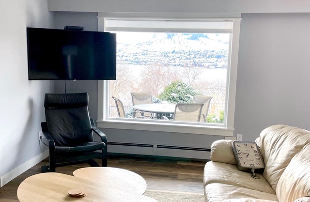 Garden Suite walk 5 minutes to Kalamalka Beach