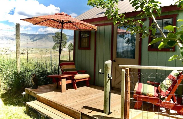 Garden View Cabin near Hot Mineral Soaks