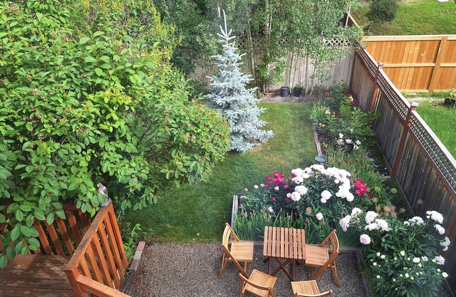 Garden view room with private bathroom