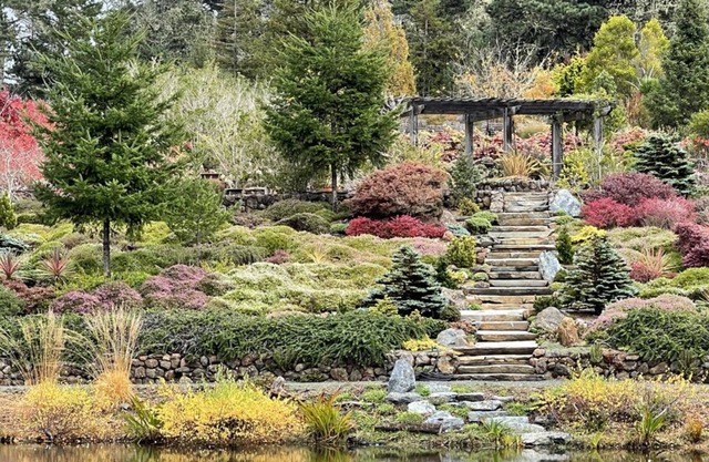 Gardener’s Delight and Family Retreat – 5 minutes to town and stunning beaches