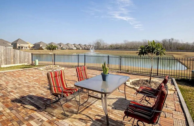 Gate Community Resident with Lake View + 5 bedroom