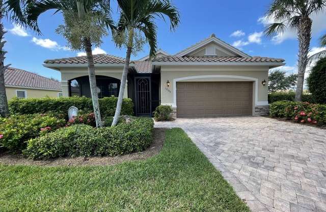 Gated Comm, Single Family Home, Only 12 yr old, Corner Lot. Beautiful.