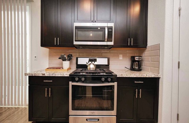 Gated Community｜Dedicate Workspace｜Instant Tour｜Backyard For Dogs #41616