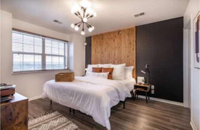 Gated, Luxe Mid-Century Modern Condo| Walk to golf & pools!