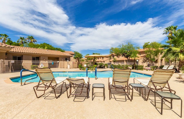 Gated Luxury Condo. 3 King beds! Alta Mesa Resort golf course view!