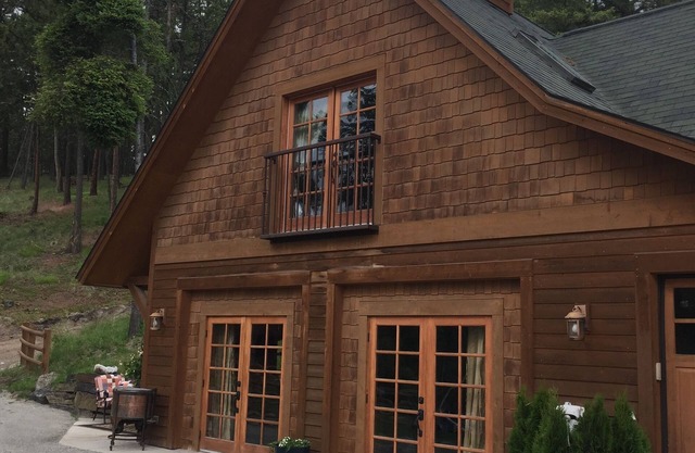 Gated 2 Bedroom Cottage: 4 Personen, Seeblick, Kamin, Küche.