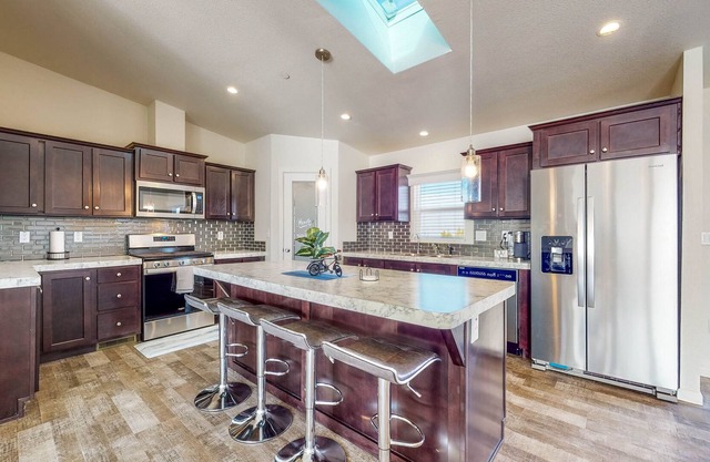 Gated Mtn-View Home with Private Six-Person Hot Tub & Sauna - Dog-Friendly