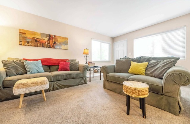 Gated, Quiet Walk to Med Cntr, Downtown, Value for Long Stays